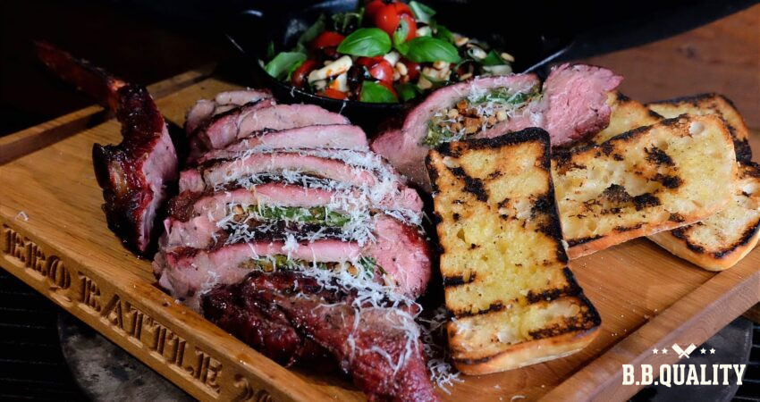 Italiaans gevulde tomahawk met warme caprese recept | BBQuality