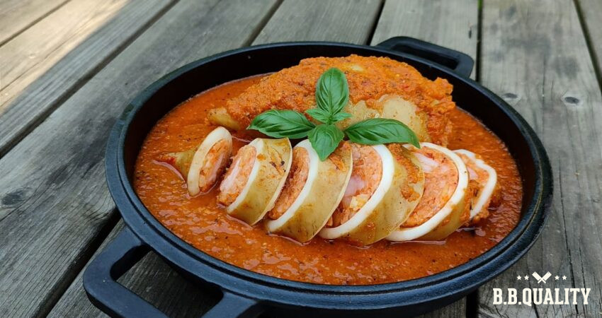 Pittig gevulde inktvis met gerookte tomatensaus | BBQuality